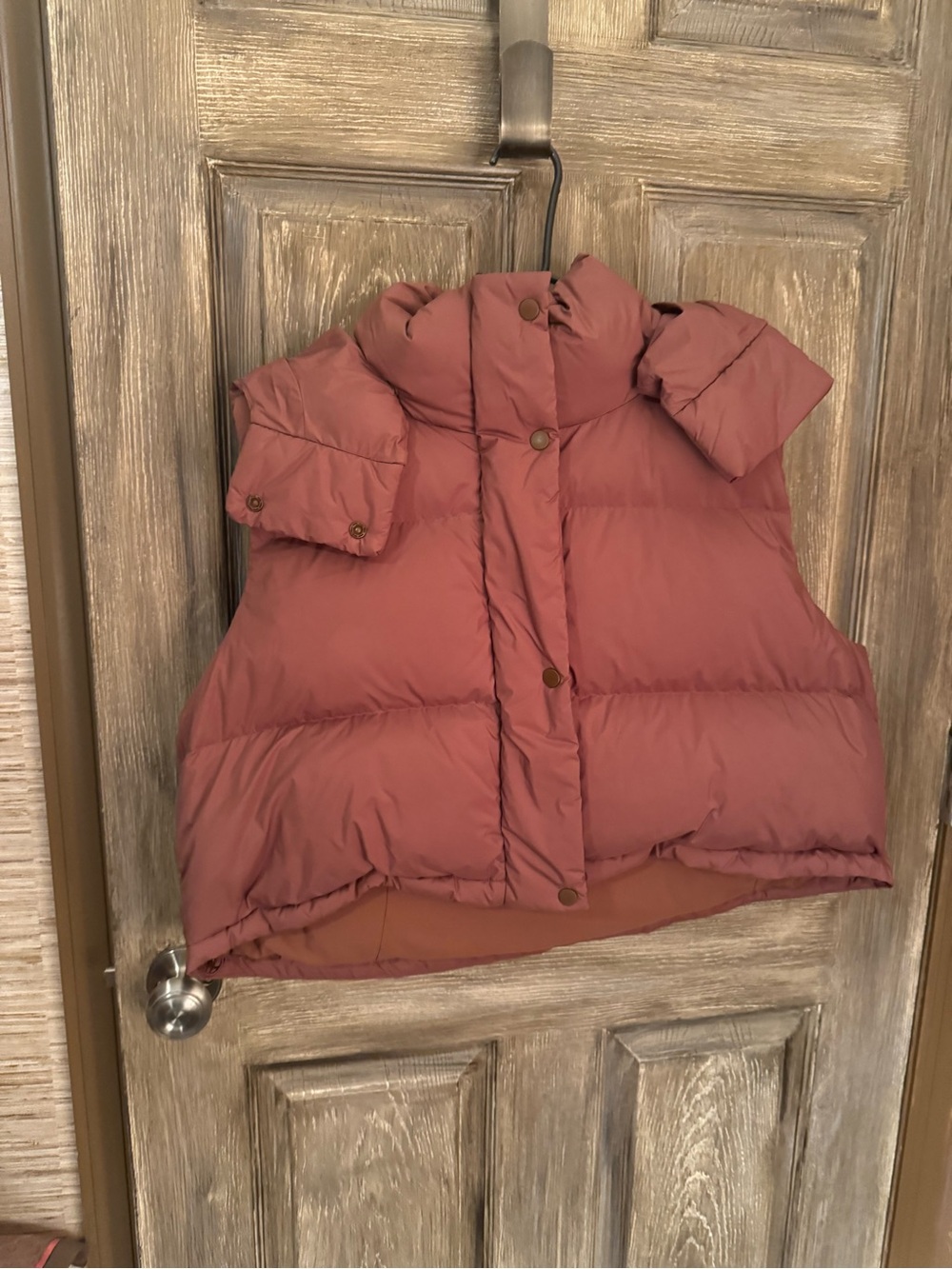 Lululemon Women's Brown Puffer Vest - Sleeveless Quilted Coat